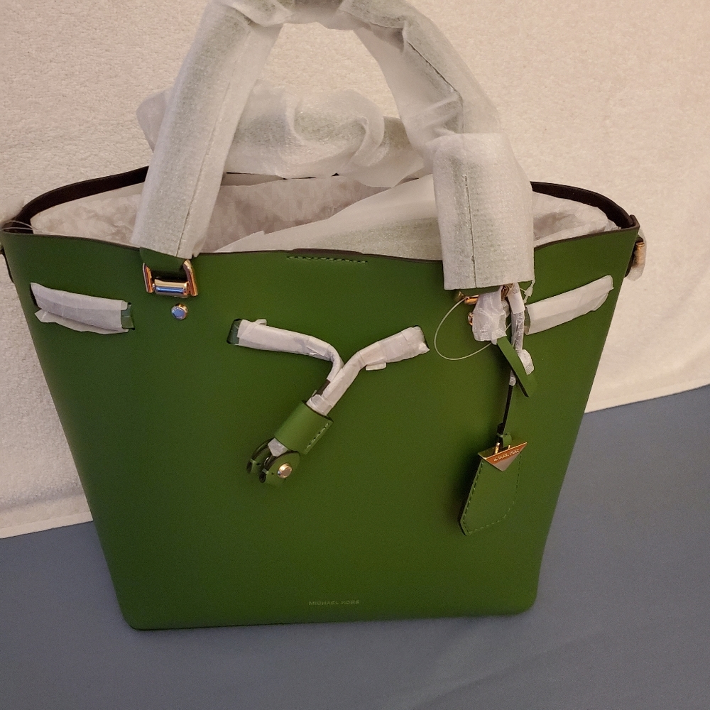 Micheal Kors Handbag 👜 Satchel/Crossbody